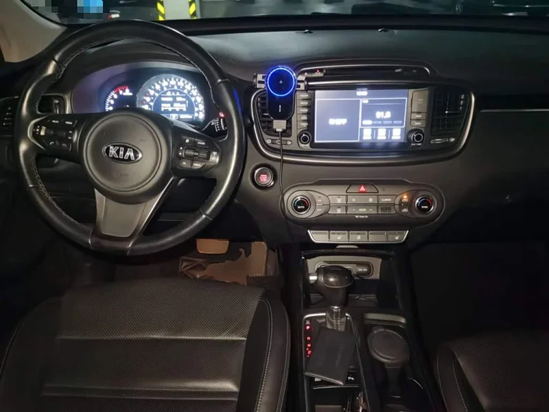 Kia Sorento — фото 5
