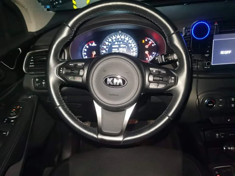 Kia Sorento — фото 6