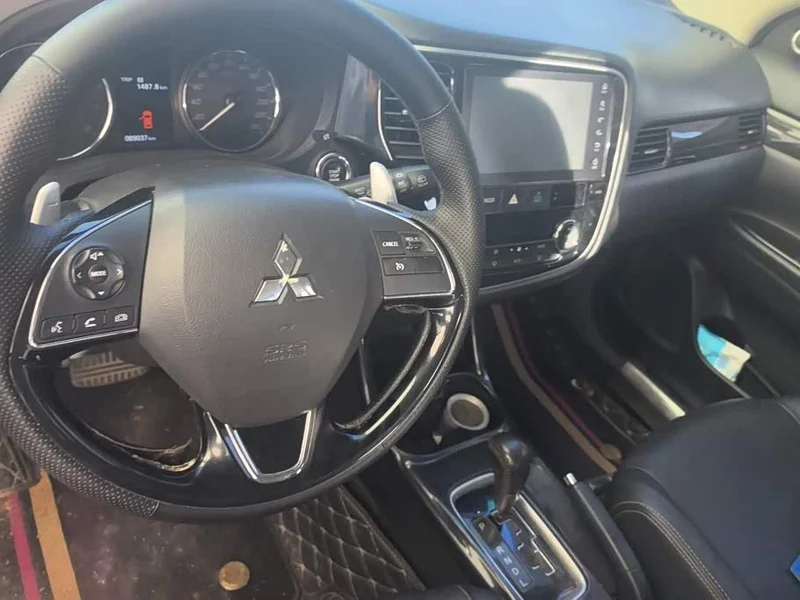 Mitsubishi Outlander — фото 12