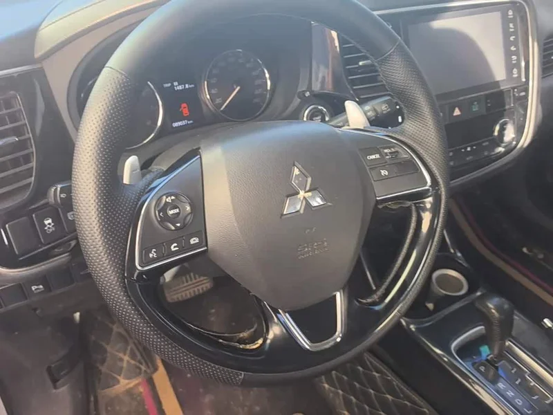 Mitsubishi Outlander — фото 15