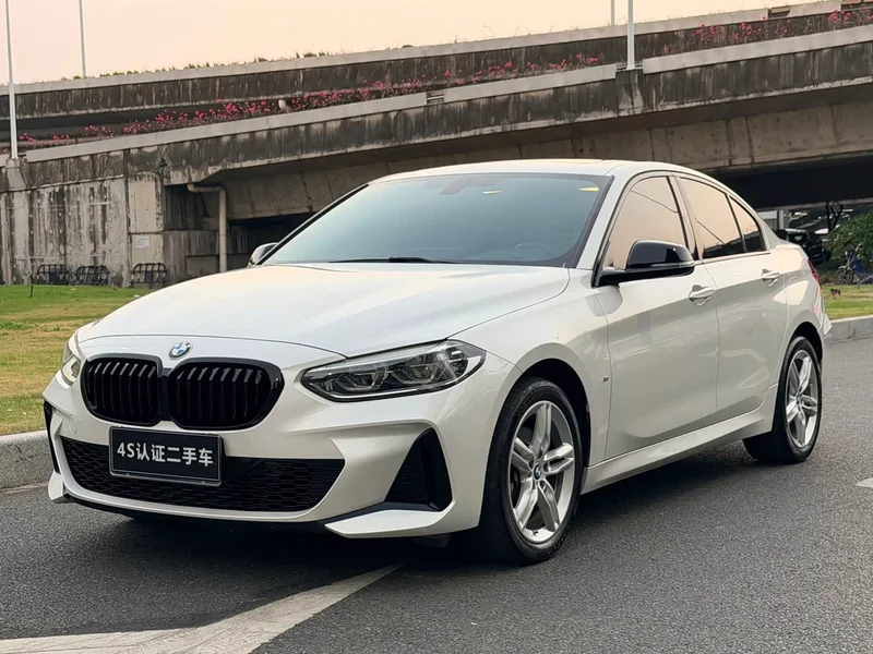 BMW 1-Series — фото 1