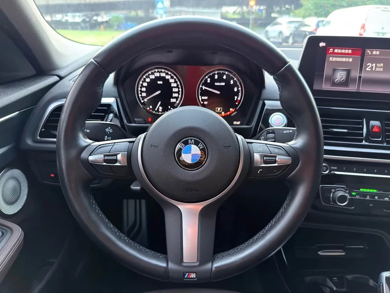 BMW 1-Series — фото 15