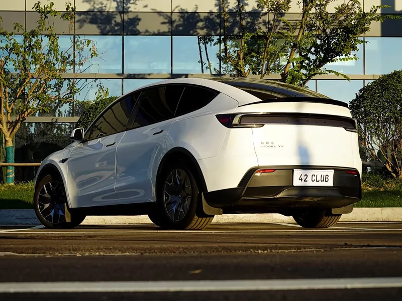 Tesla Model Y — фото 4