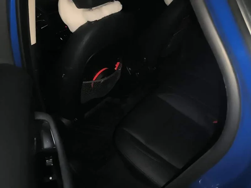 Jaguar E-PACE — фото 11