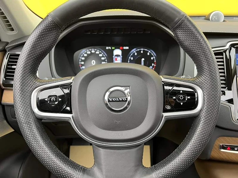 Volvo XC90 — фото 12