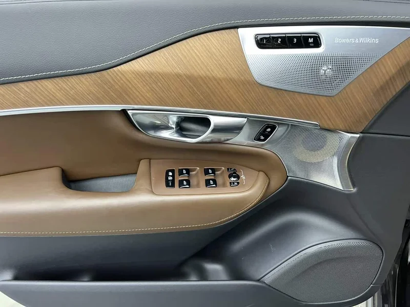 Volvo XC90 — фото 14