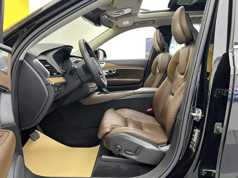 Volvo XC90 — фото 15
