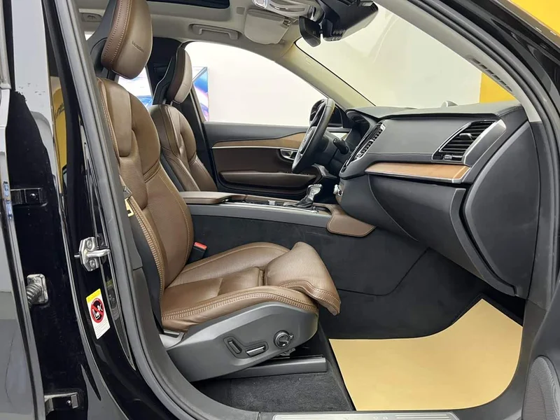 Volvo XC90 — фото 16
