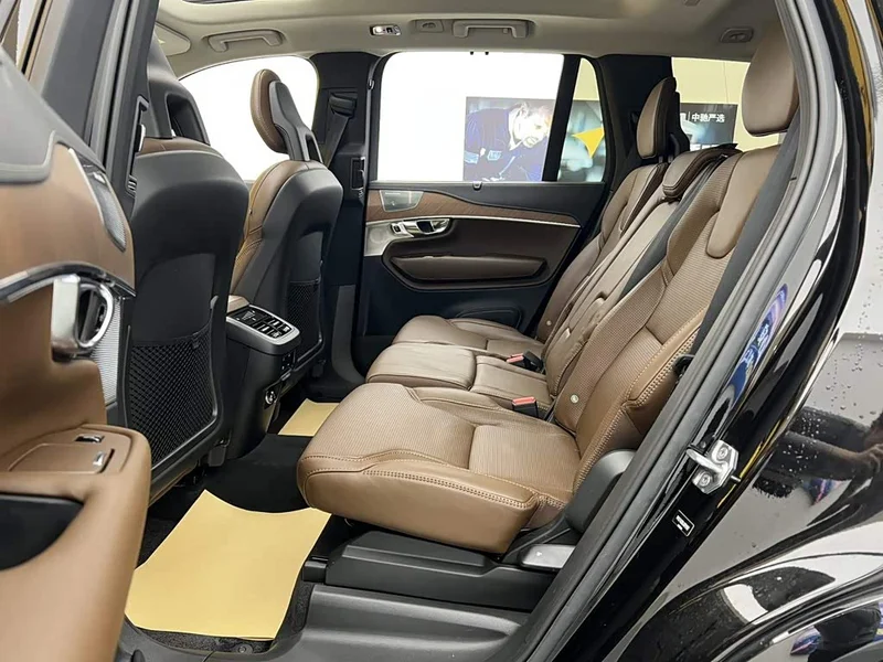 Volvo XC90 — фото 17