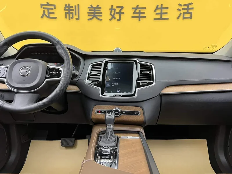 Volvo XC90 — фото 42