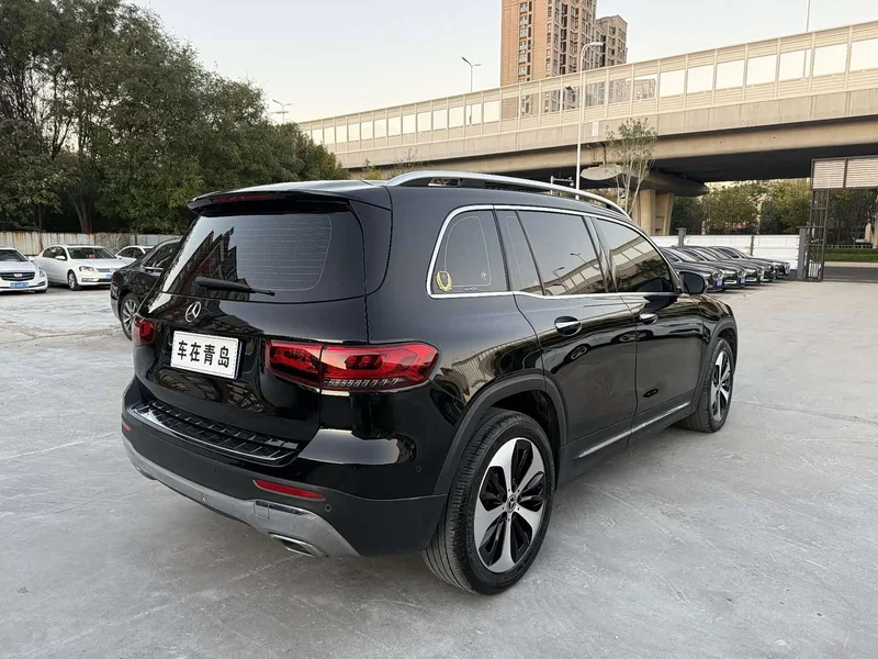 Mercedes-Benz GLB — фото 12