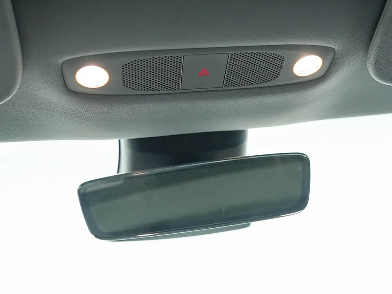 Tesla Model 3 — фото 12
