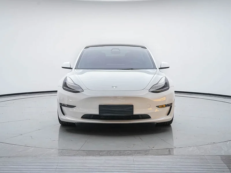 Tesla Model 3 — фото 2