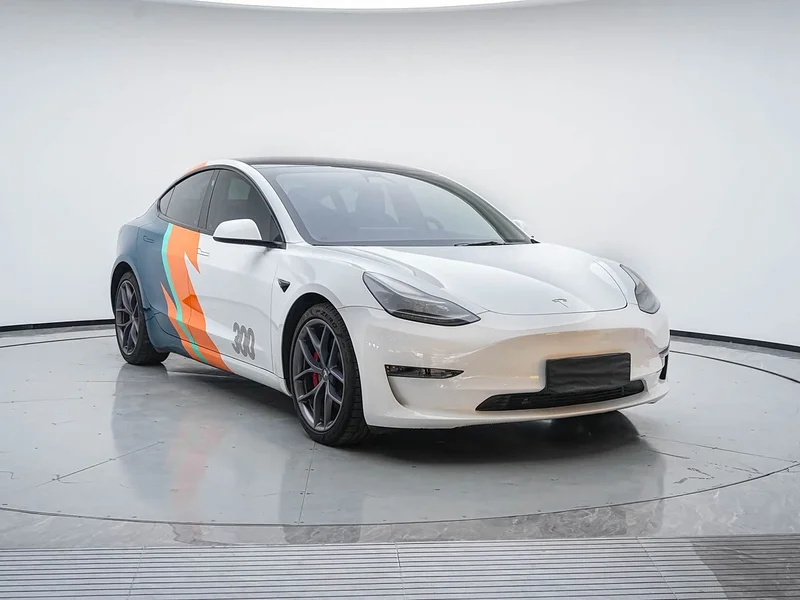 Tesla Model 3 — фото 3
