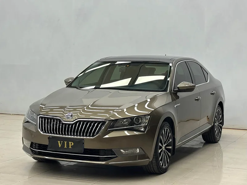 Skoda Superb — фото 3