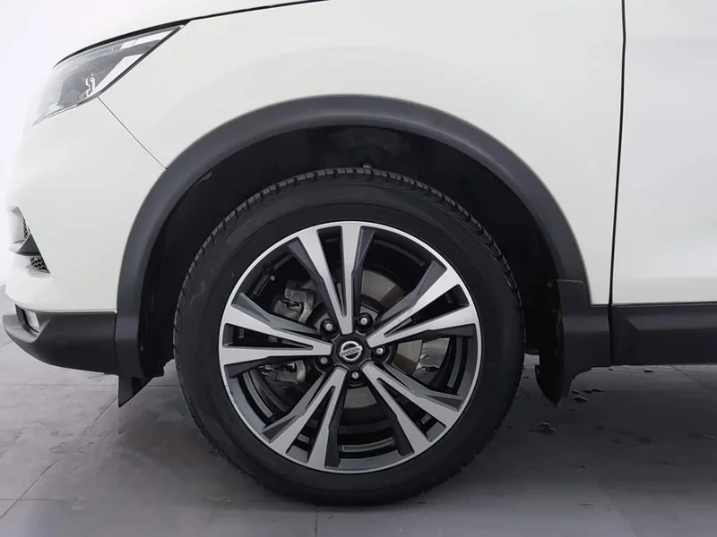 Nissan Qashqai — фото 17