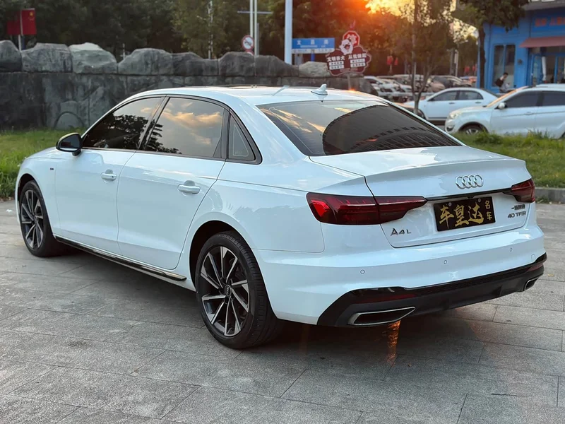 Audi A4L — фото 4