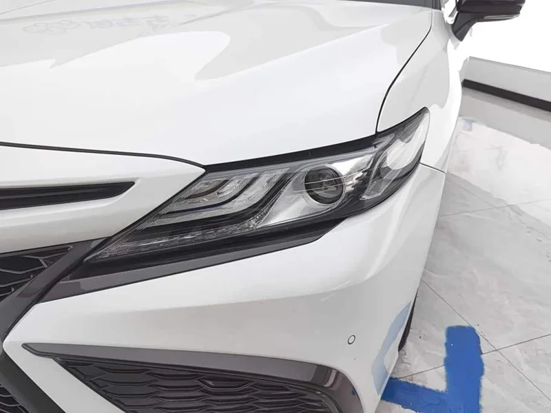 Toyota Camry — фото 5