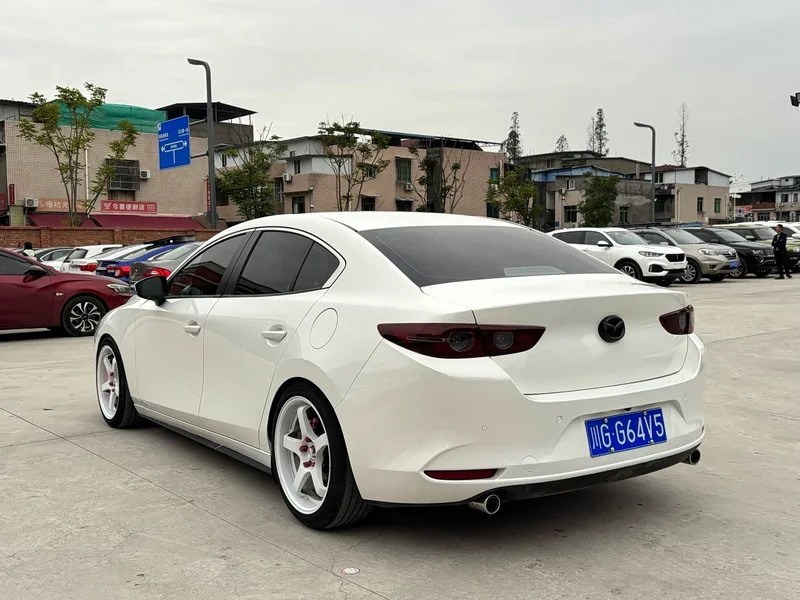 Mazda 3 Axela — фото 12