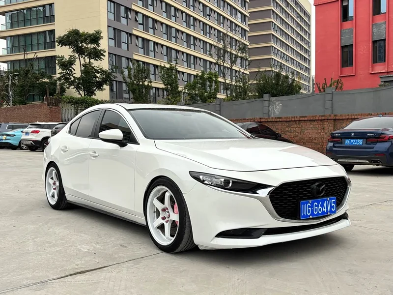 Mazda 3 Axela — фото 3