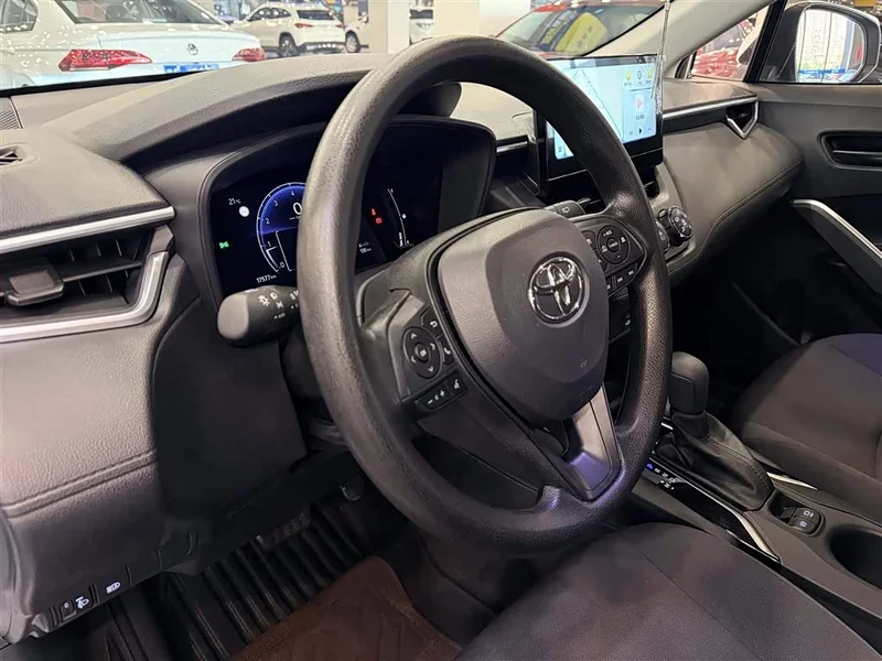 Toyota Corolla Cross — фото 16