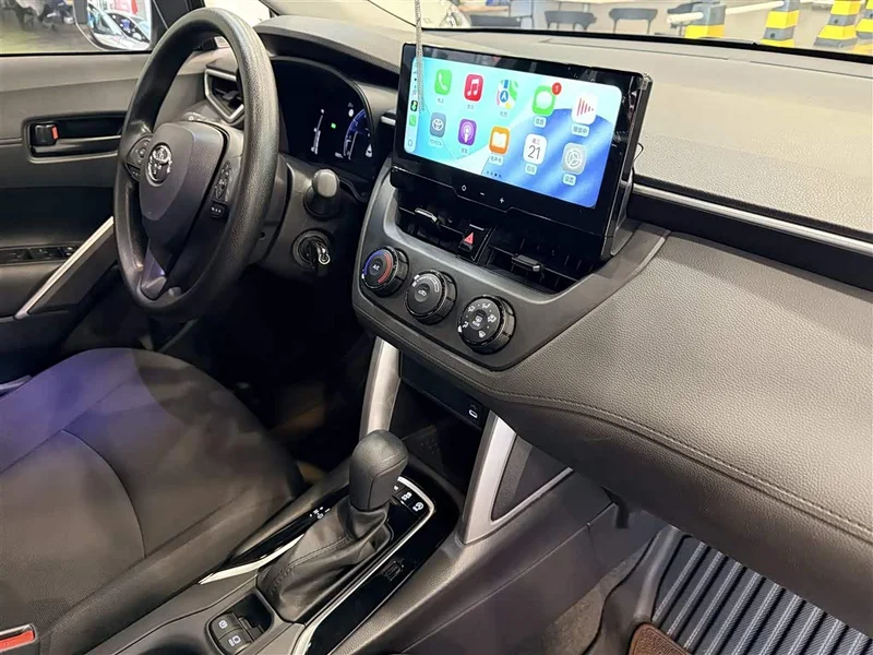 Toyota Corolla Cross — фото 18