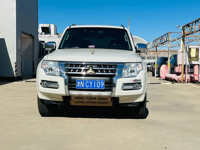Mitsubishi Pajero (Imported) — фото 2