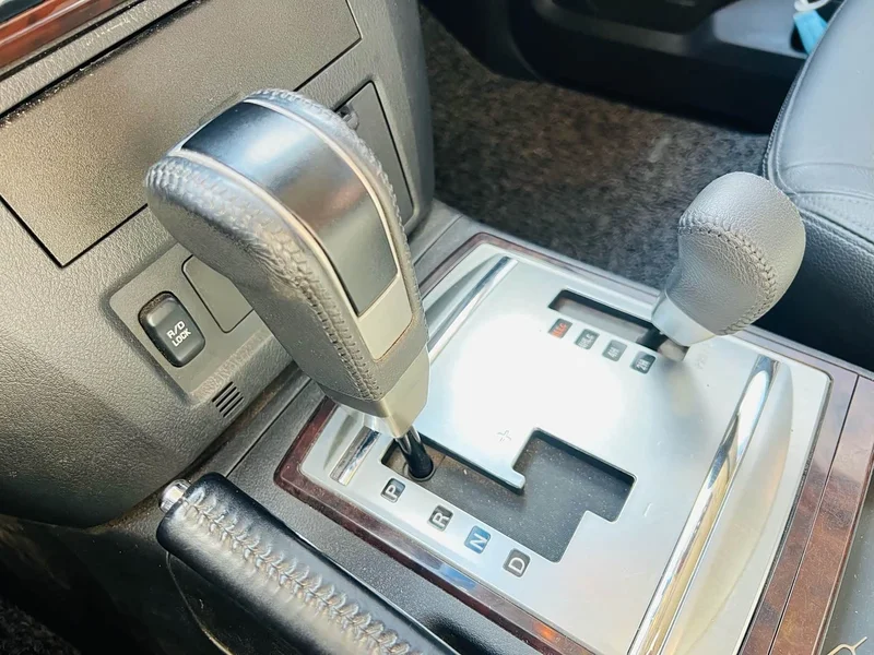 Mitsubishi Pajero (Imported) — фото 10