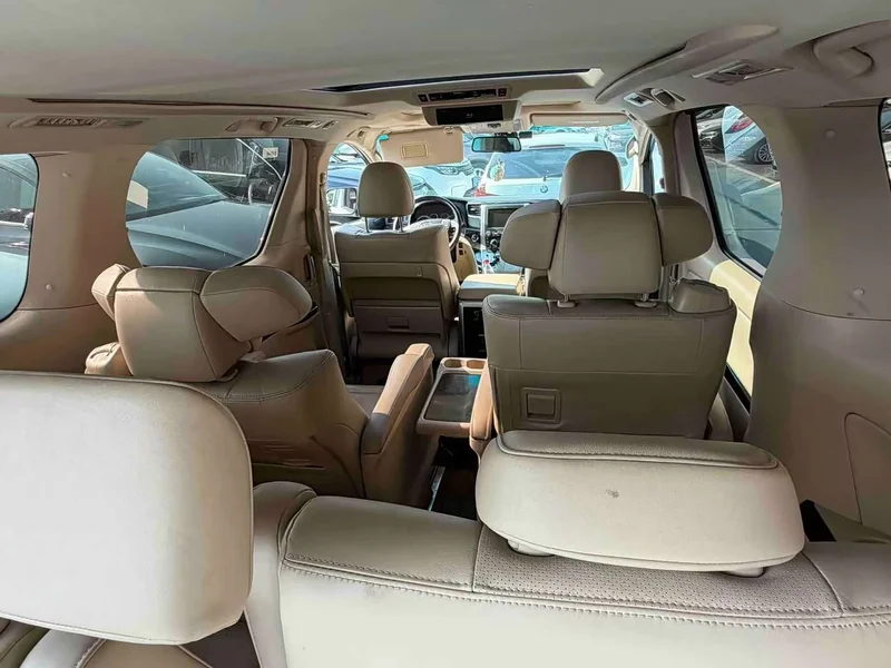 Toyota Alphard — фото 12