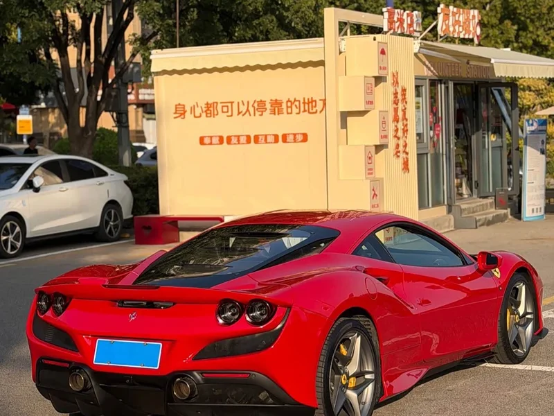Ferrari F8 — фото 8