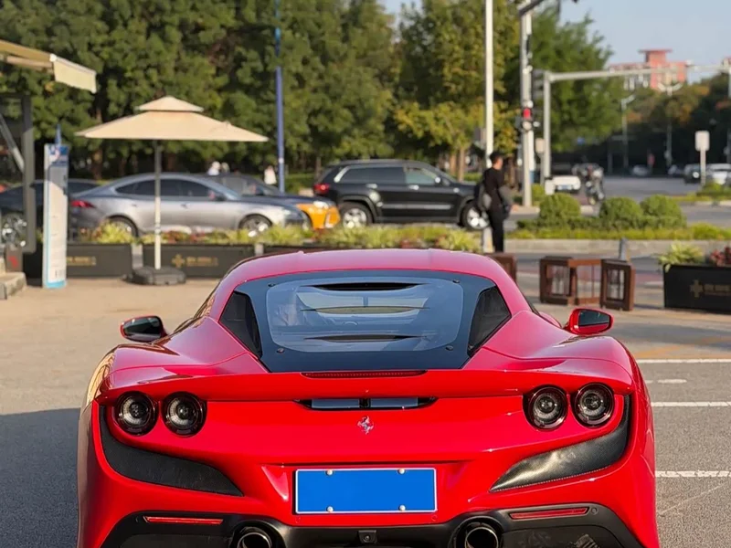 Ferrari F8 — фото 9