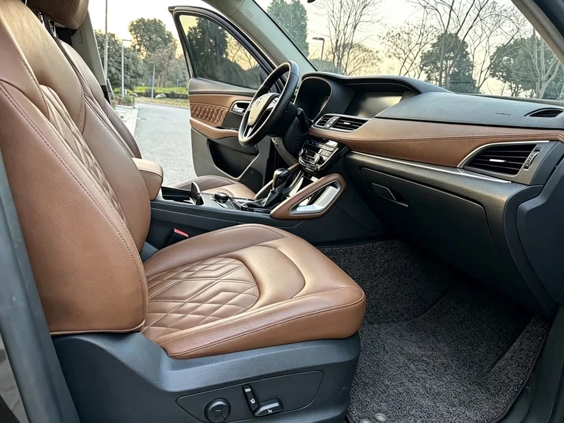 Borgward BX7 — фото 10