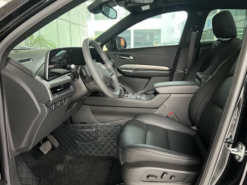 Cadillac XT4 — фото 14