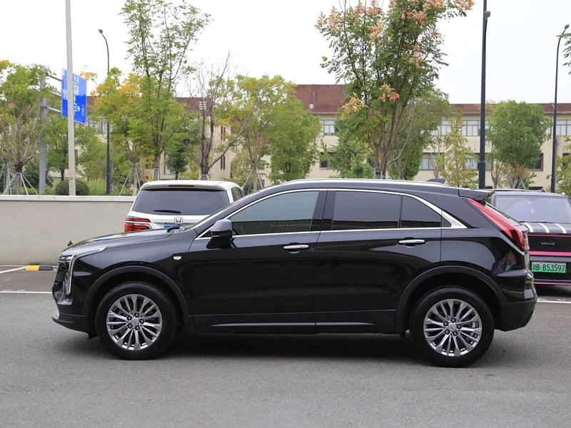 Cadillac XT4 — фото 17