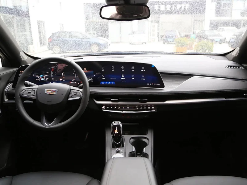 Cadillac XT4 — фото 4