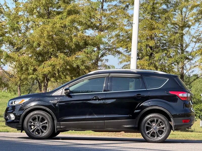 Ford Escape — фото 4