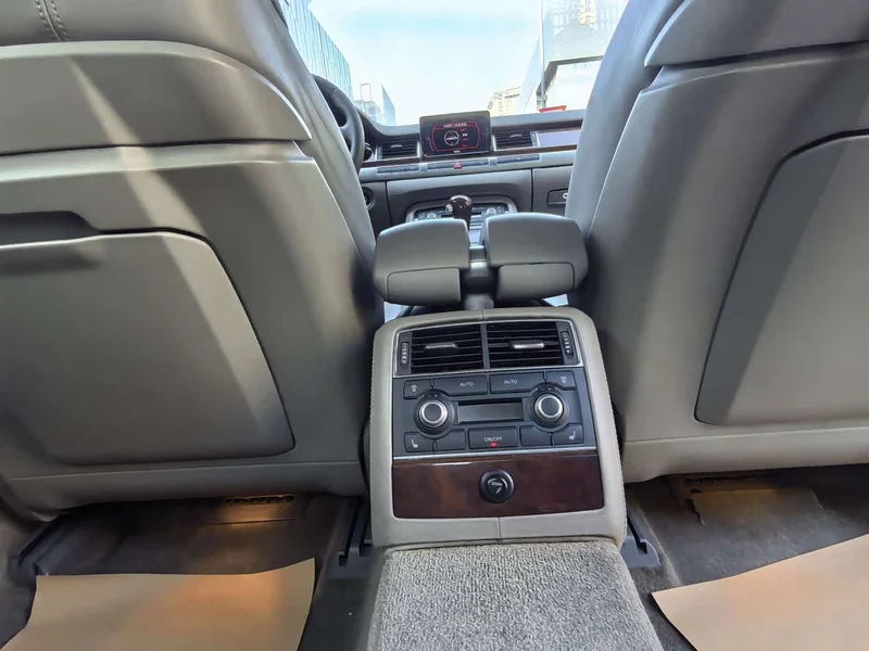 Audi A8 — фото 13
