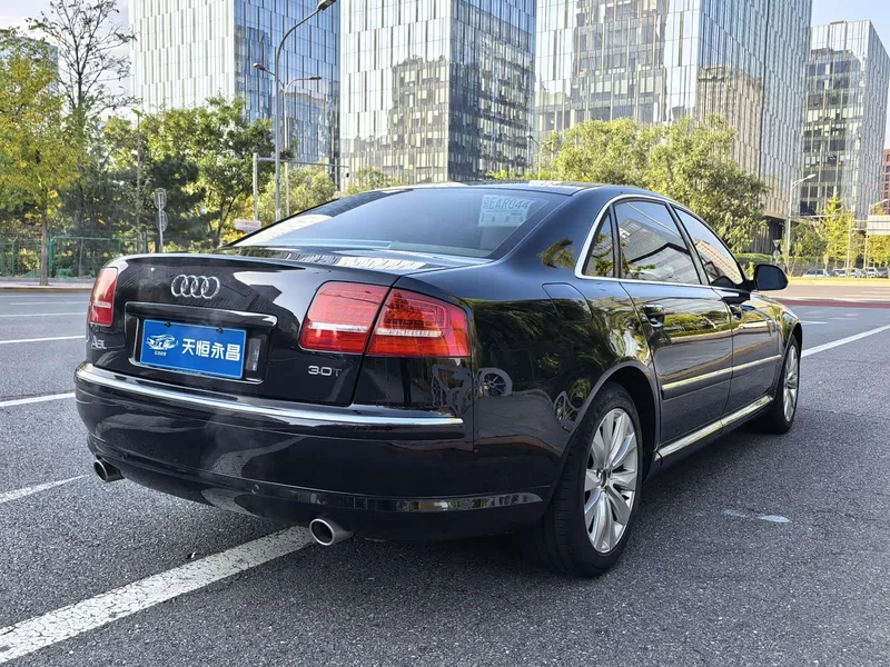 Audi A8 — фото 3