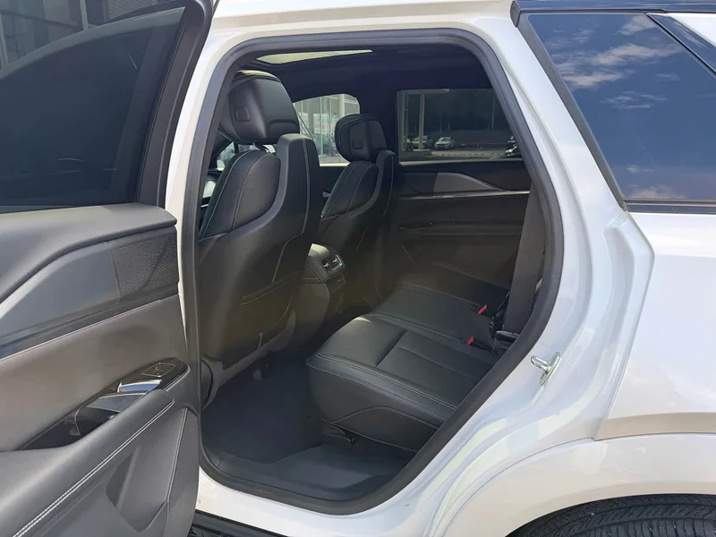 Cadillac XT5 — фото 11