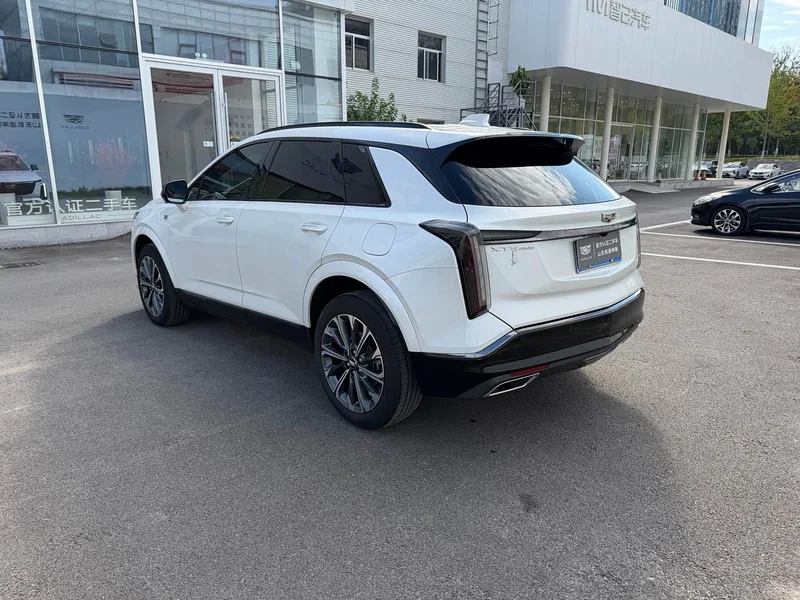 Cadillac XT5 — фото 13