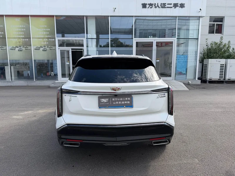 Cadillac XT5 — фото 14
