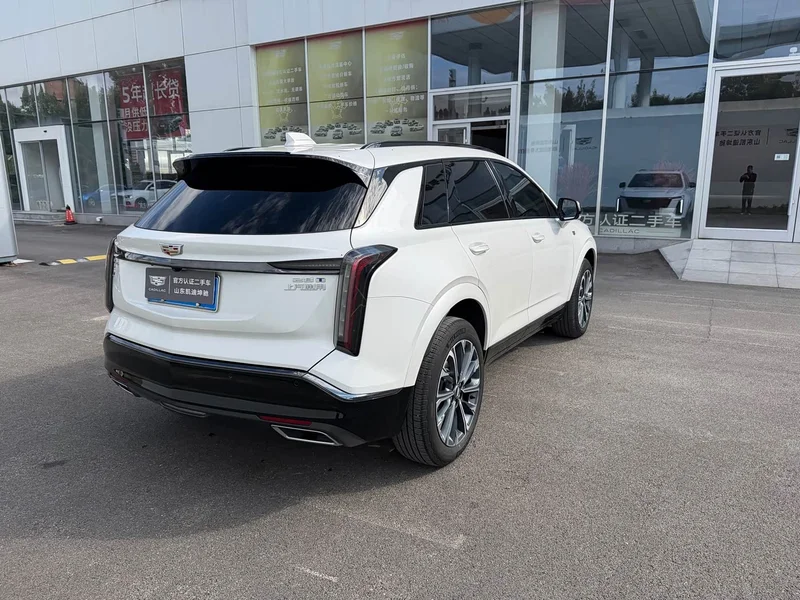 Cadillac XT5 — фото 15