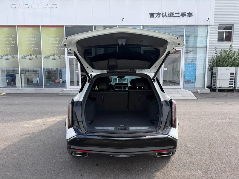 Cadillac XT5 — фото 16