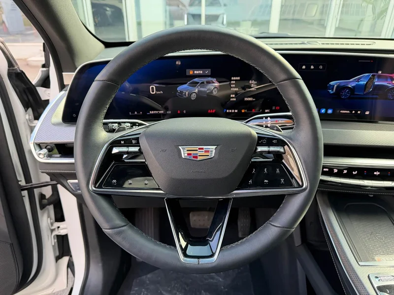 Cadillac XT5 — фото 6