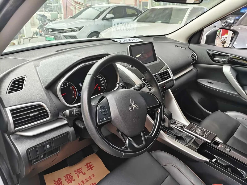 Mitsubishi Eclipse Cross — фото 4