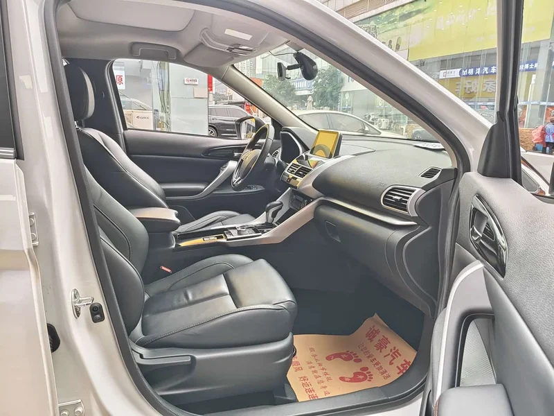 Mitsubishi Eclipse Cross — фото 7