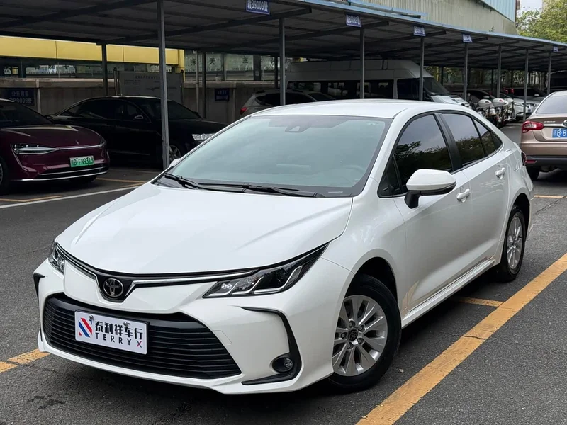 Toyota Corolla — фото 1