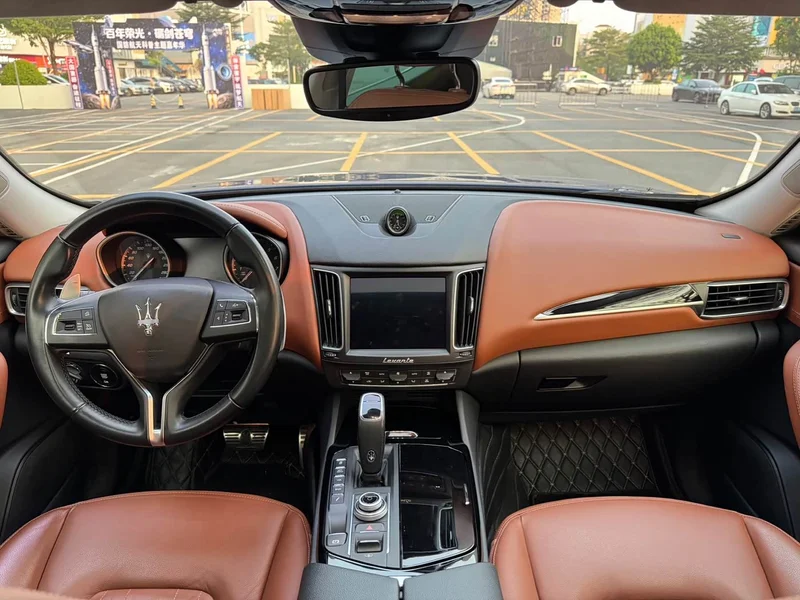 Maserati Levante — фото 16