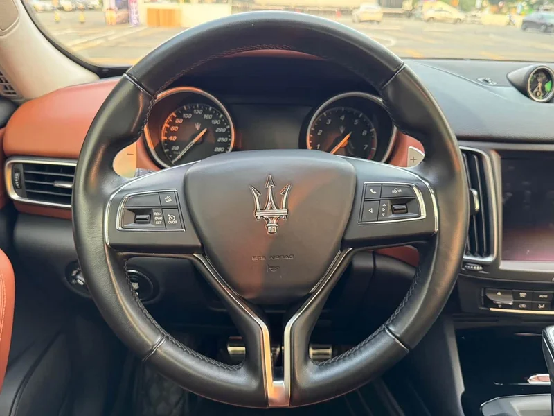 Maserati Levante — фото 17