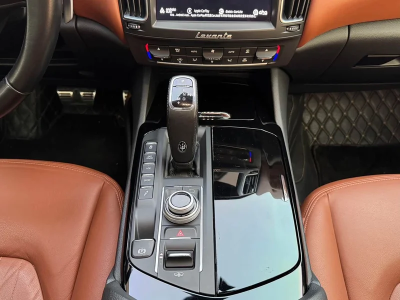 Maserati Levante — фото 19